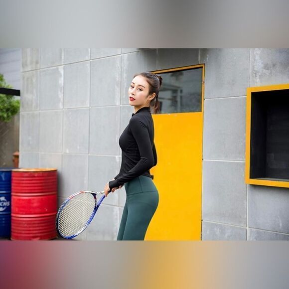 Women's Stretchy Athletic Workout Lightweight Jacket Full Zip Running Jacket - Picture 4 of 7